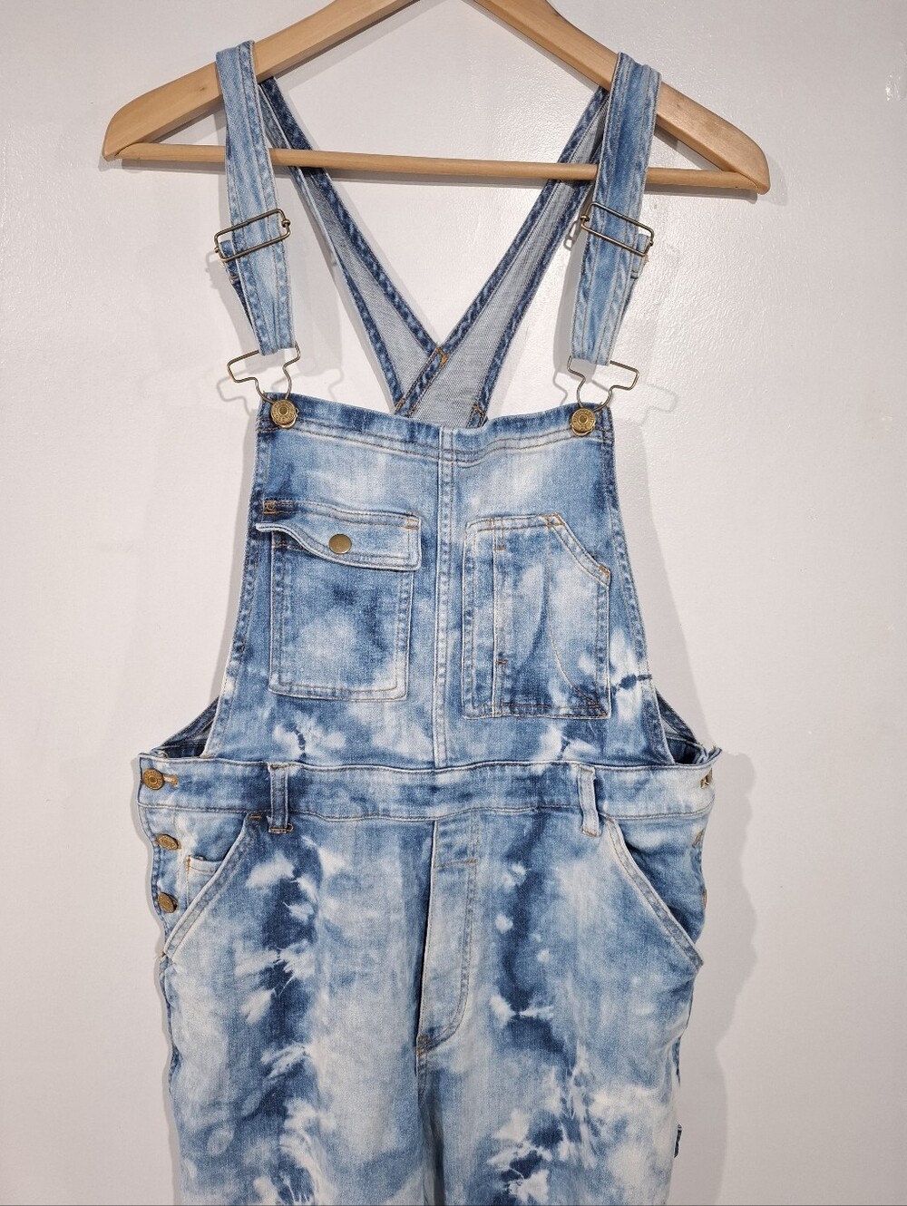 Pilcro Bleached Tie-Dye Light Blue Denim Overalls Women's Jeans Size 31 - Picture 4 of 14